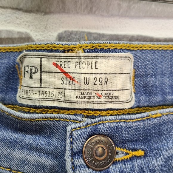 Free People Blue Full Length Distressed Jeans Size 29 - Picture 4 of 8